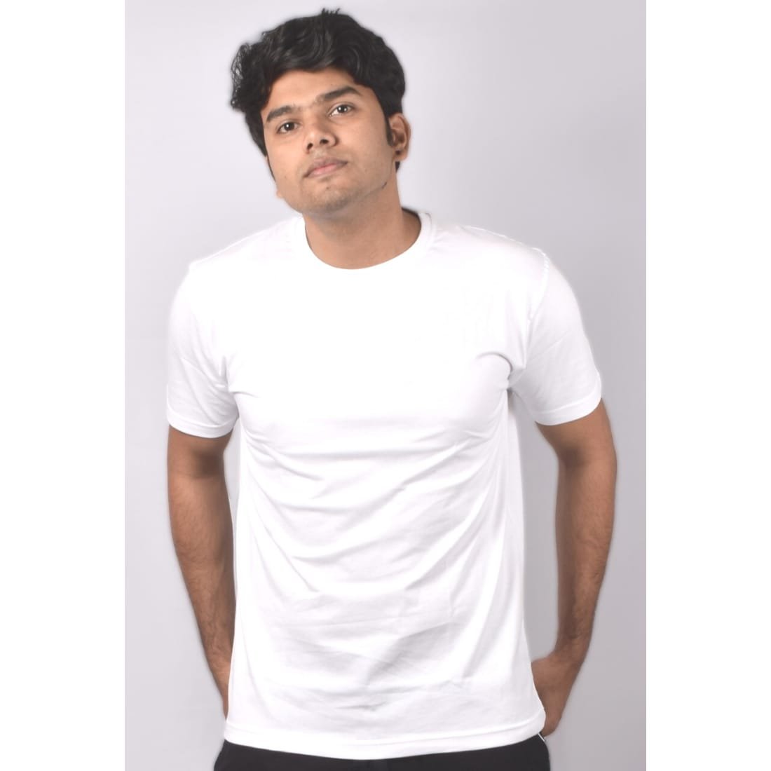 Eco-Friendly Round Neck T-shirt: Sustainable Style for Conscious Fashionistas - Image 4